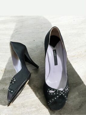 Marc Jacob’s Satin Black Hell Jewel Pumps Open toe Size 7.5